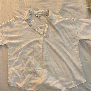 Sim & Sam White Collared Shirt - boxy cut shortsleeved collared shirt